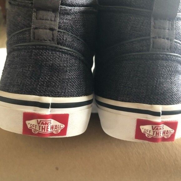 Vans Atwood Hi Top Sneaker Size 5.5 Youth Unisex - Picture 2 of 8
